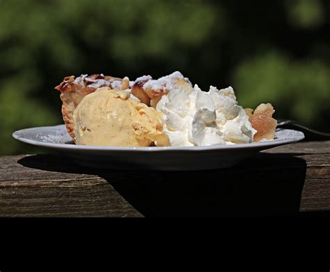 5 local ice cream-and-pie pairings to try this Thanksgiving